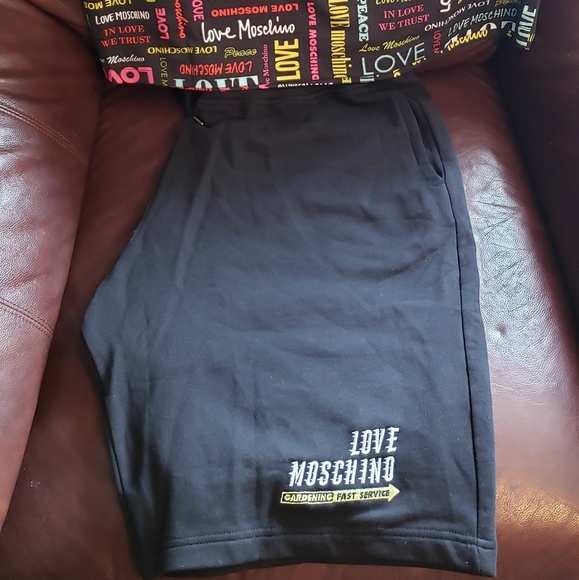 men's Love Moschino shorts